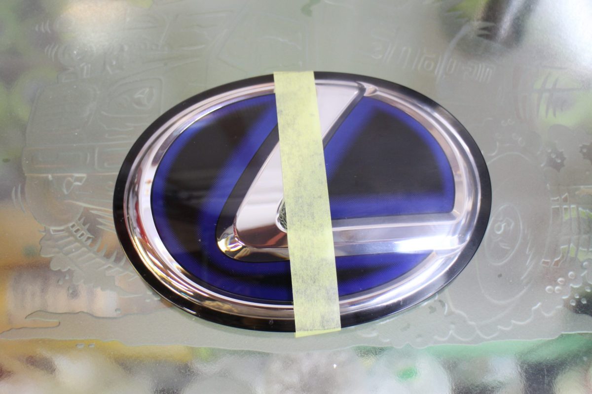 エンブレム研磨