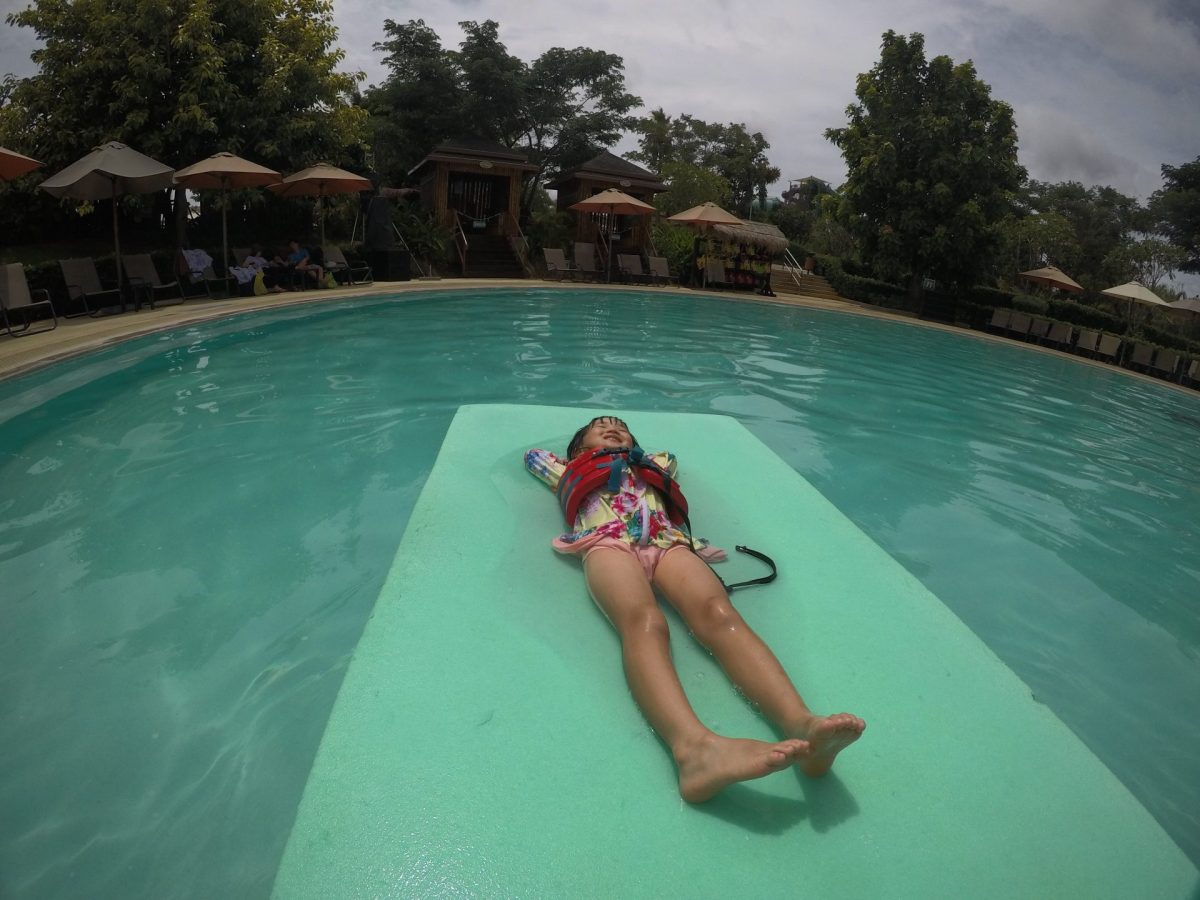 全国すべての公立小中高休校へ