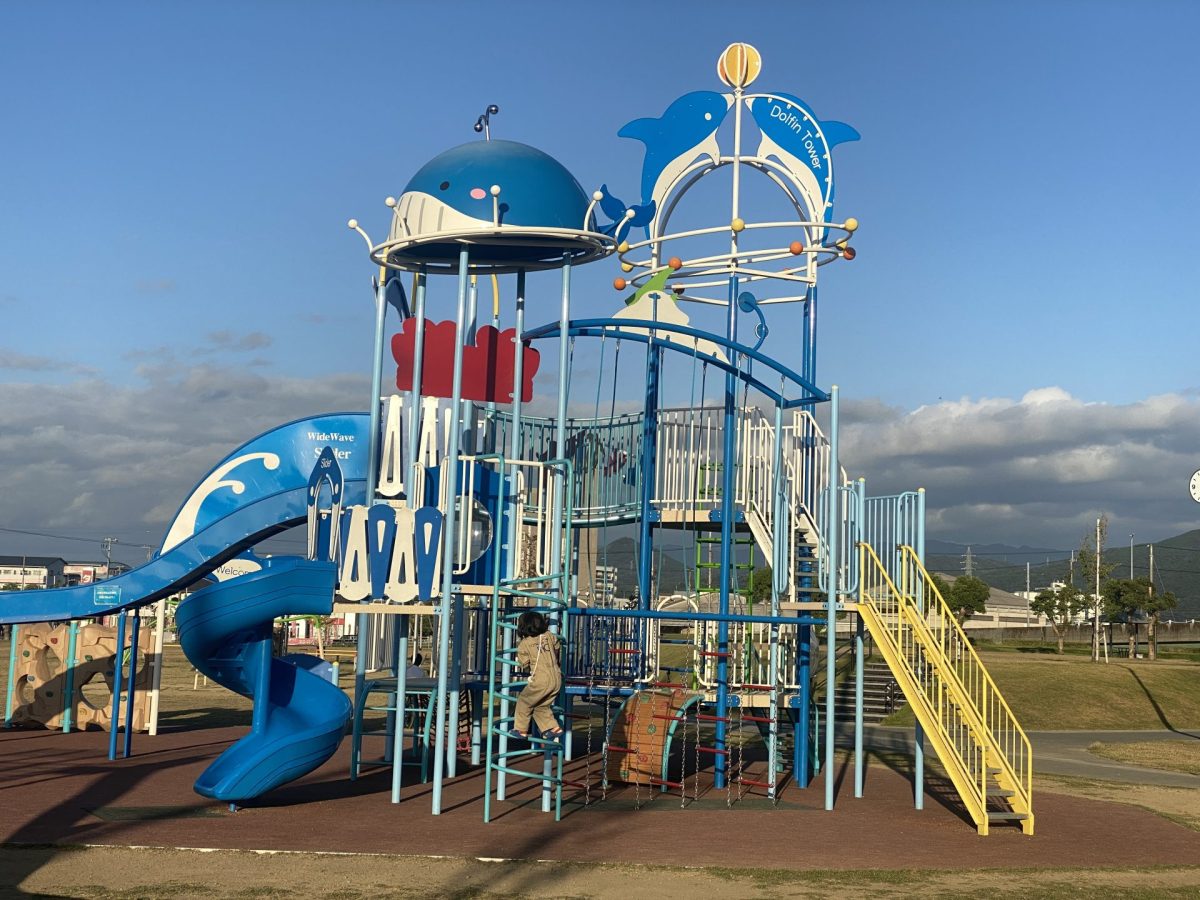 足下から鳥が立つ