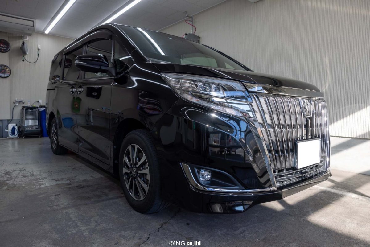 うちで掃除せぬ馬は外で毛を振る