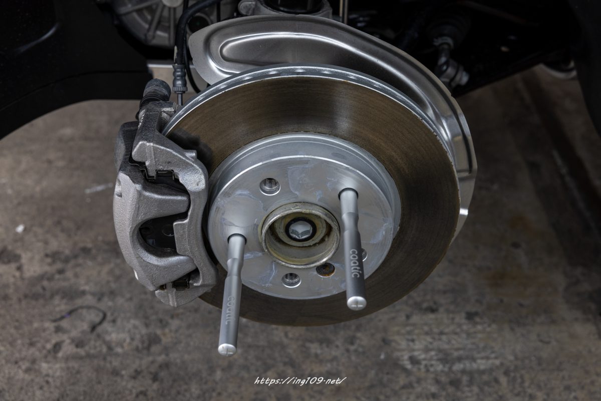 ホイールアライメントボルト