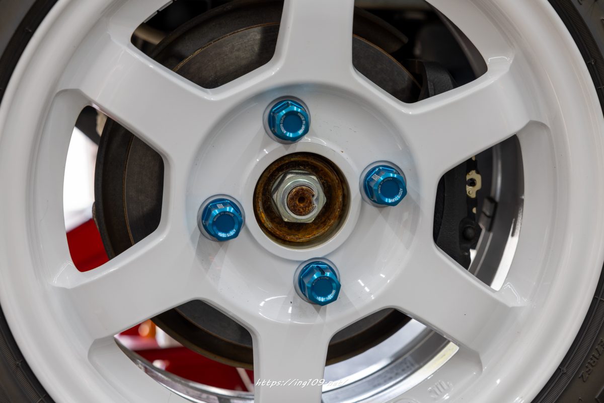 センターロックナット